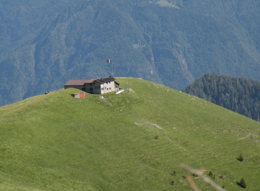 Rifugi e Bivacchi d''Italia.......