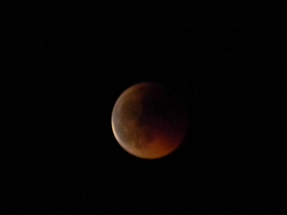 Eclisse Totale Centrale di Luna