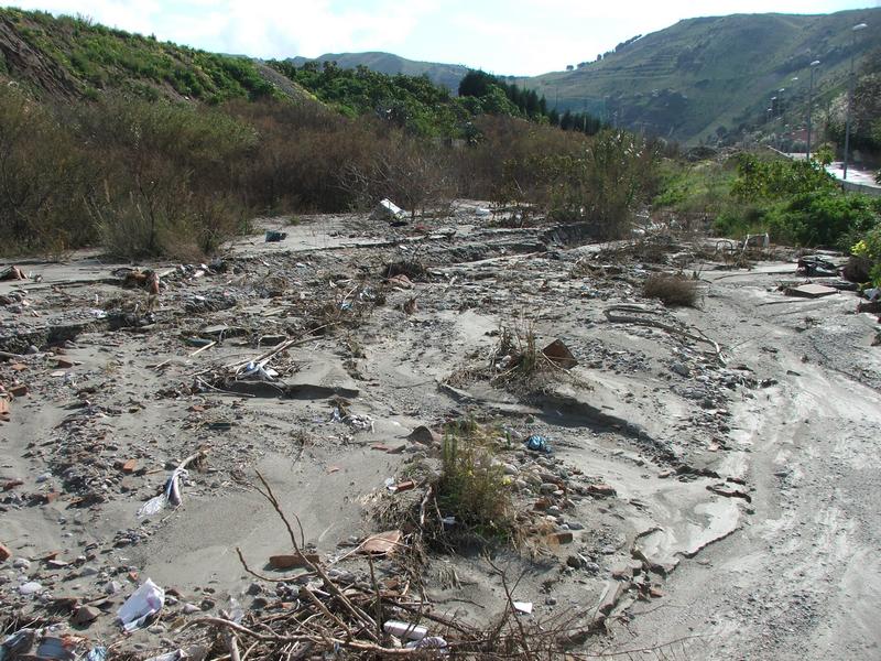 Distruzione, inquinamento e alluvione