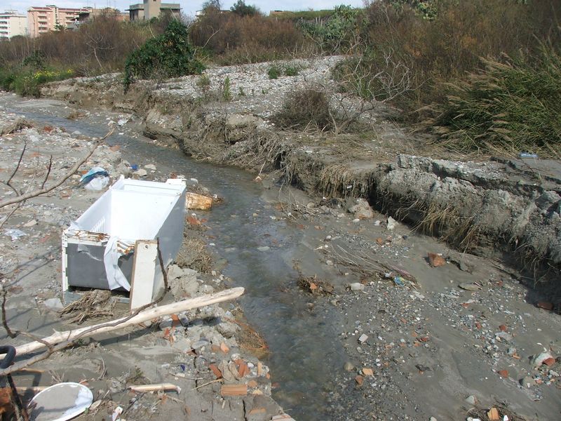 Distruzione, inquinamento e alluvione