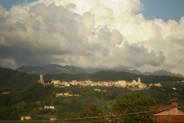 Castelnuovo Magra come si vede da casa mia....