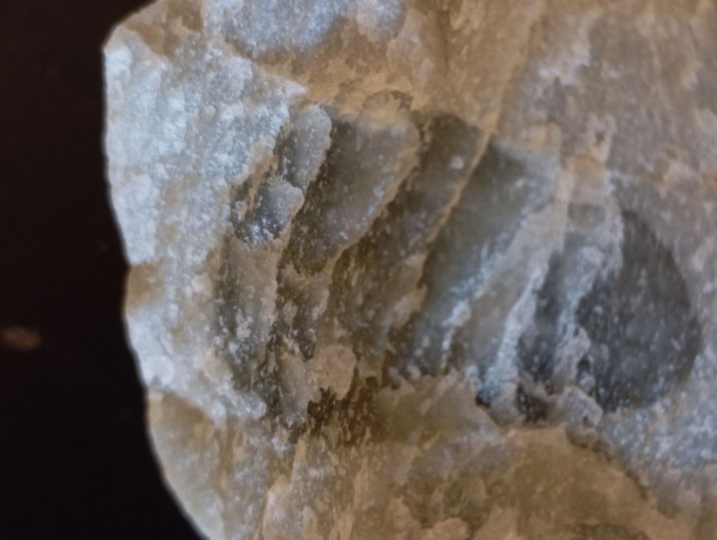 Quarzite? Peridoto? O altro minerale?