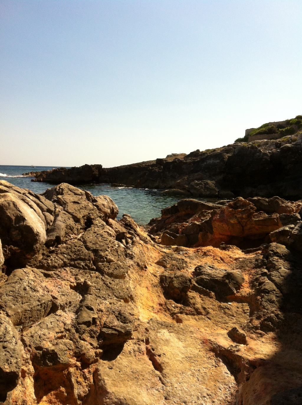 La costa rocciosa di Santa Maria di Leuca in Puglia