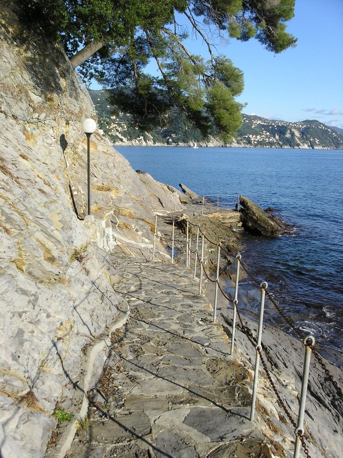 San Michele di Pagana e la sua passeggiata