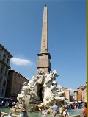 Piazza Navona, l'obelisco della fontana dei Fiumi, costruita nel 1651 per papa Innocenzo X 